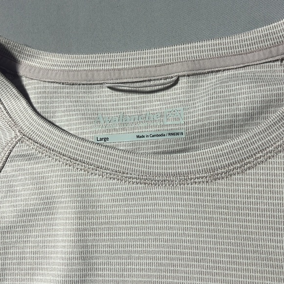 Avalanche women’s top - Picture 2 of 8